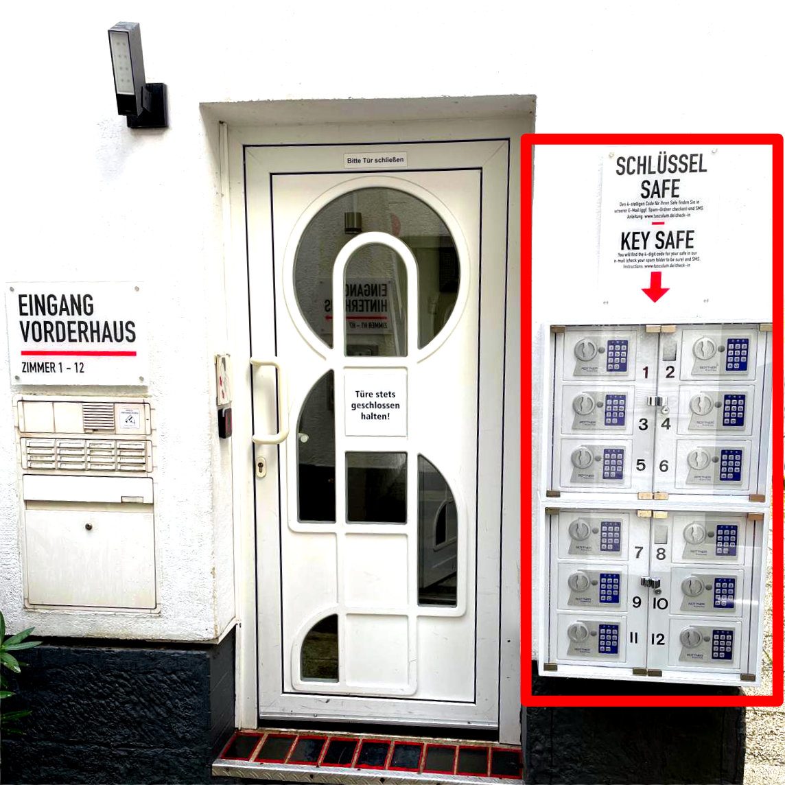 Schlüsselsafe neben dem Eingang zum Vorderhaus